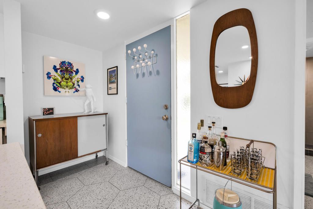 listing image 130729917724577198087