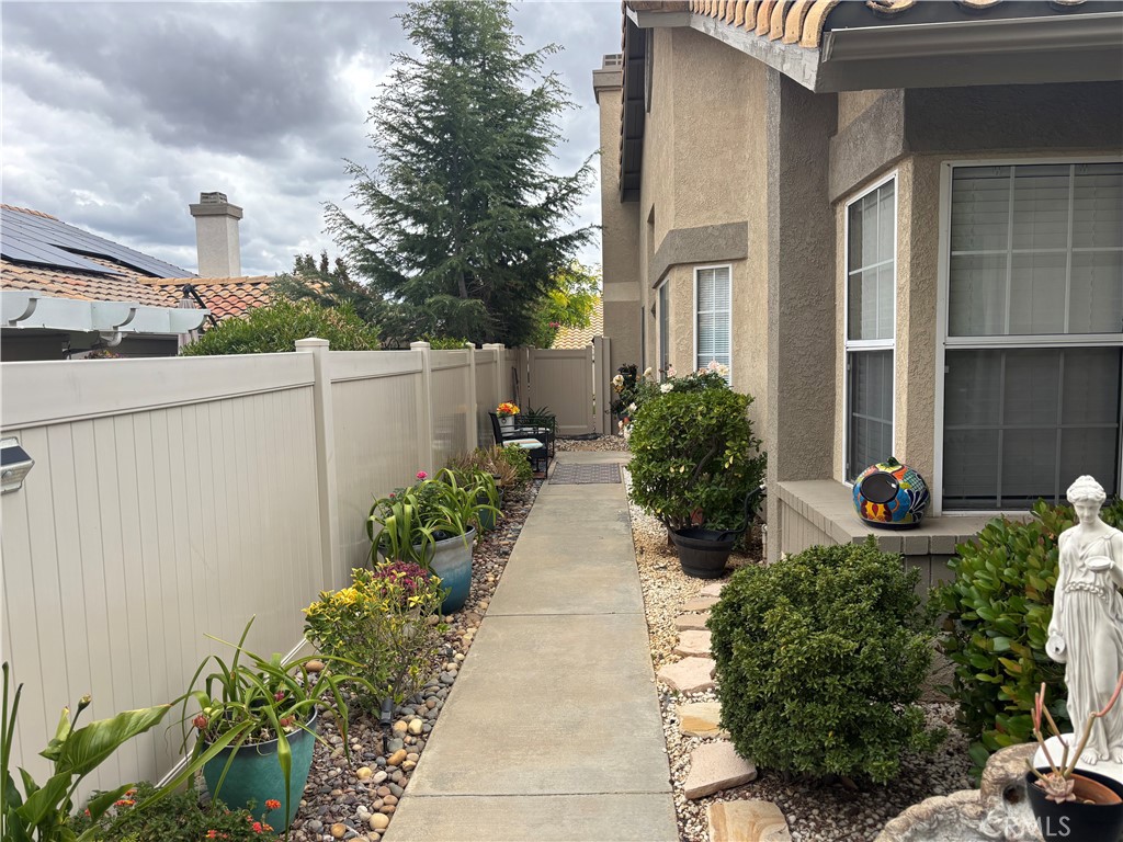 6340 Colonial