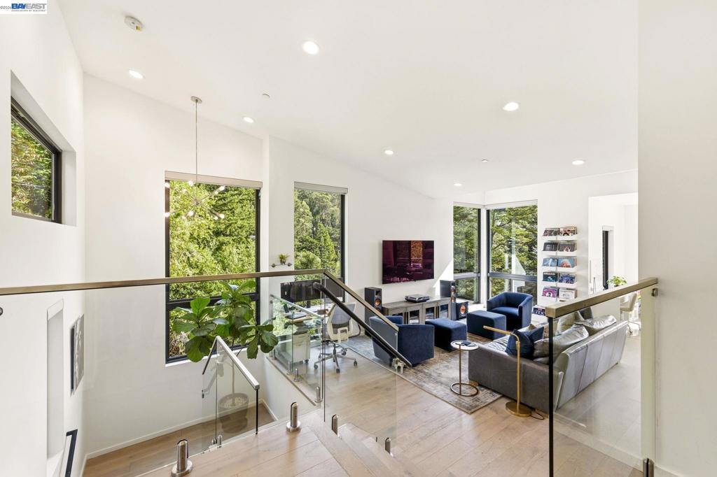 45 Homeglen Ln