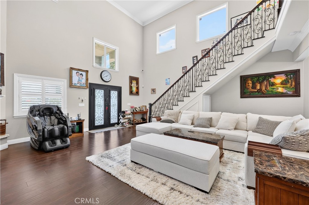 1241 N Studebaker