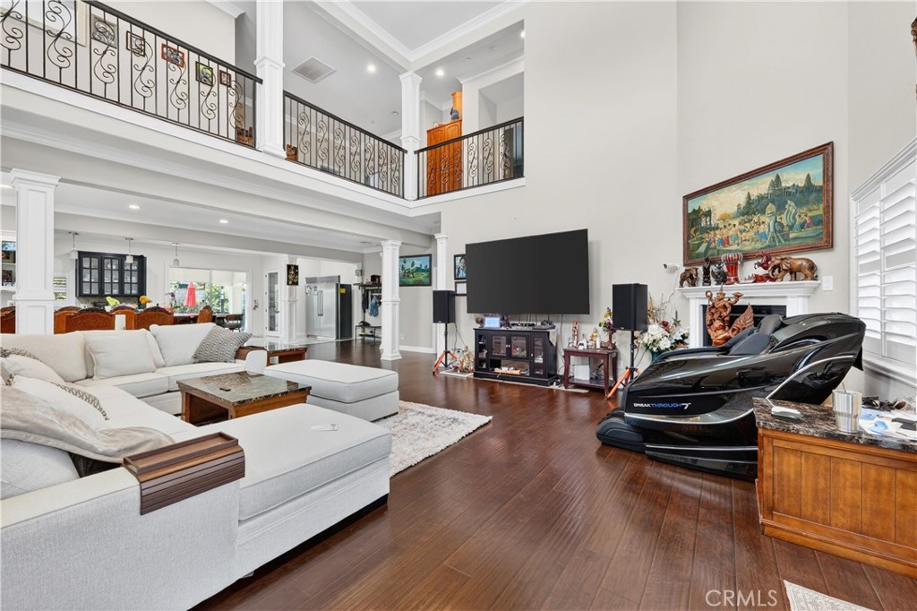 1241 N Studebaker