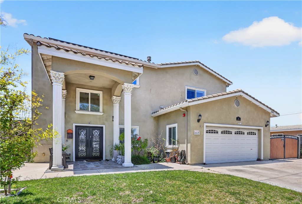1241 N Studebaker