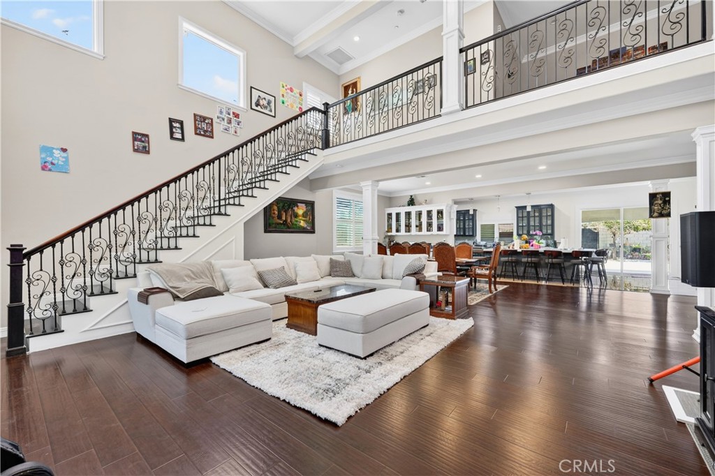 1241 N Studebaker