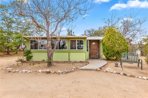 Photo of 7526 Palm AVE, Yucca Valley, CA 92284 (MLS # CV26117502)