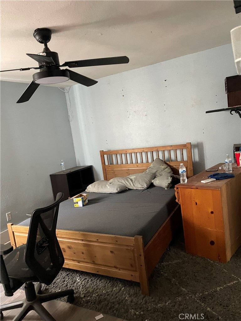 2112 W 57th