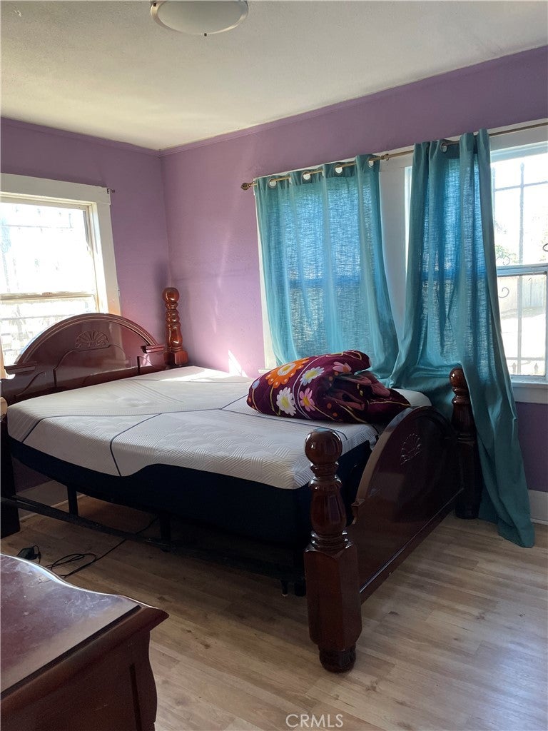 2112 W 57th