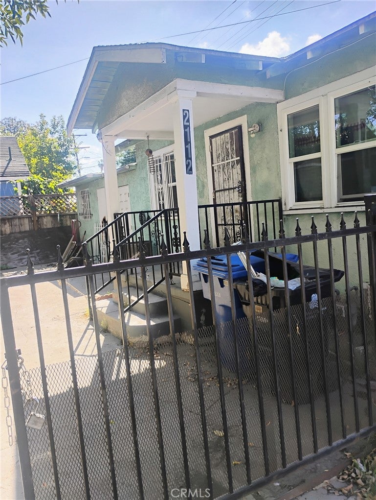 2112 W 57th