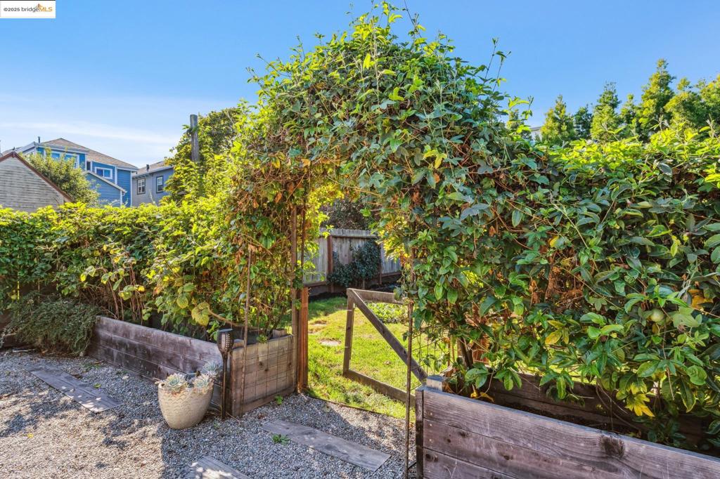 SOUTH BERKELEY - Residential