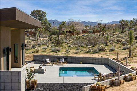 Photo of 6738 Saddleback Rd, Joshua Tree, CA 92252 (MLS # JT26033133)