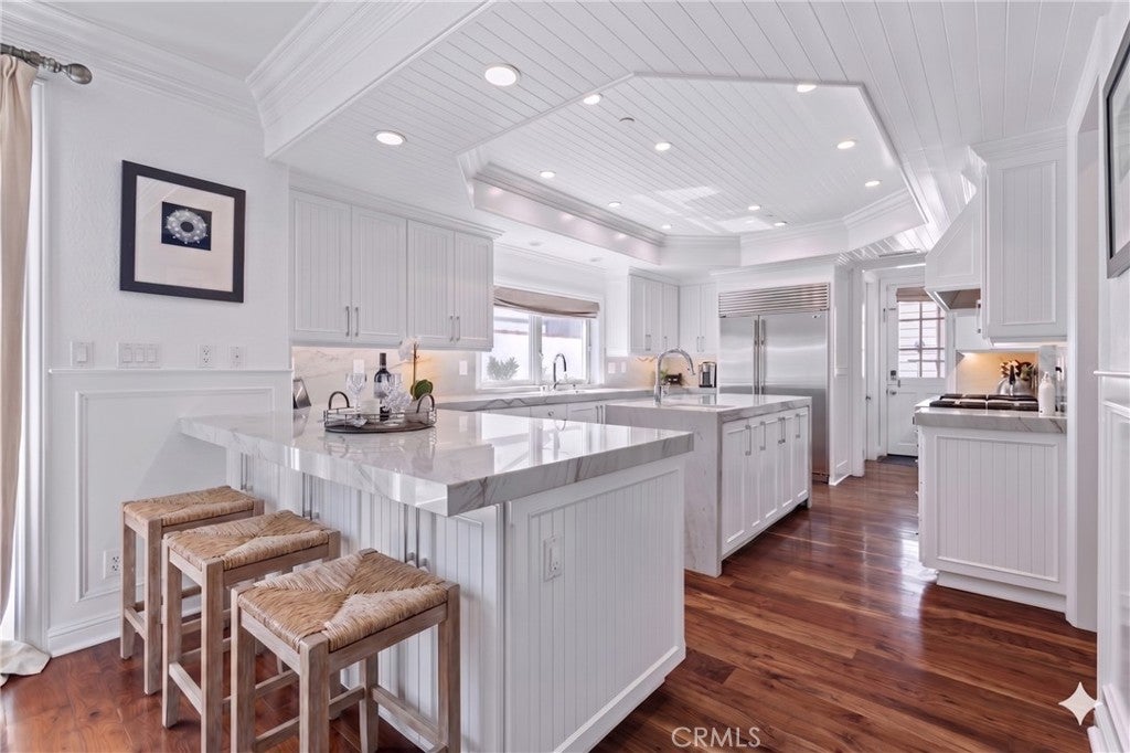 2401 Clay
