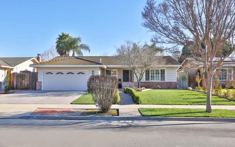 Photo of 860 Buchser Way, San Jose, CA 95125 (MLS # ML82033881)