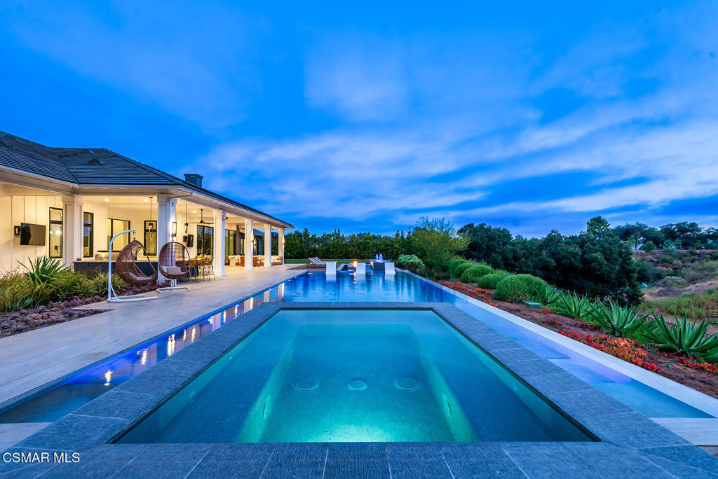 2111 High Knoll Circle