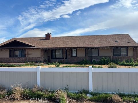 Photo of 15111 Cheyenne Rd, Apple Valley, CA 92307 (MLS # CV26037548)