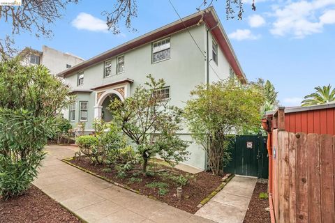 Photo of 95 Moss Ave, Oakland, CA 94610 (MLS # 41142448)