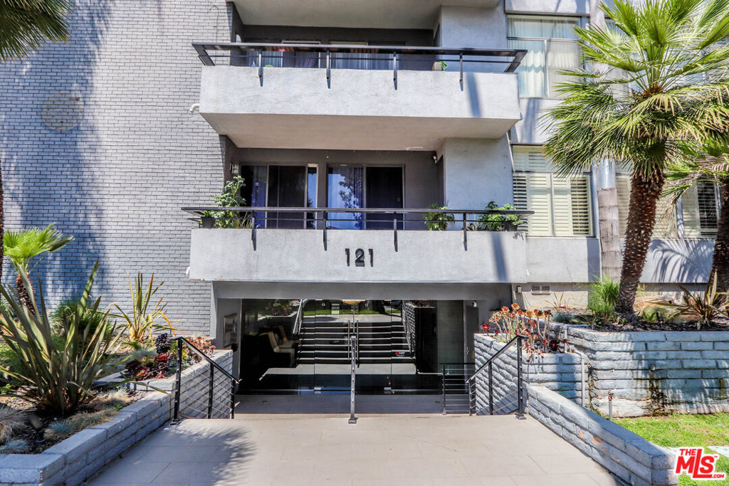 121 S Palm Drive 404