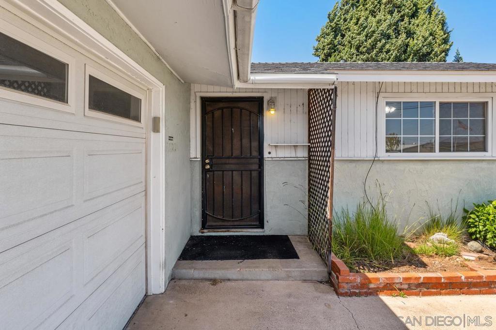 3162 Via Arcilla