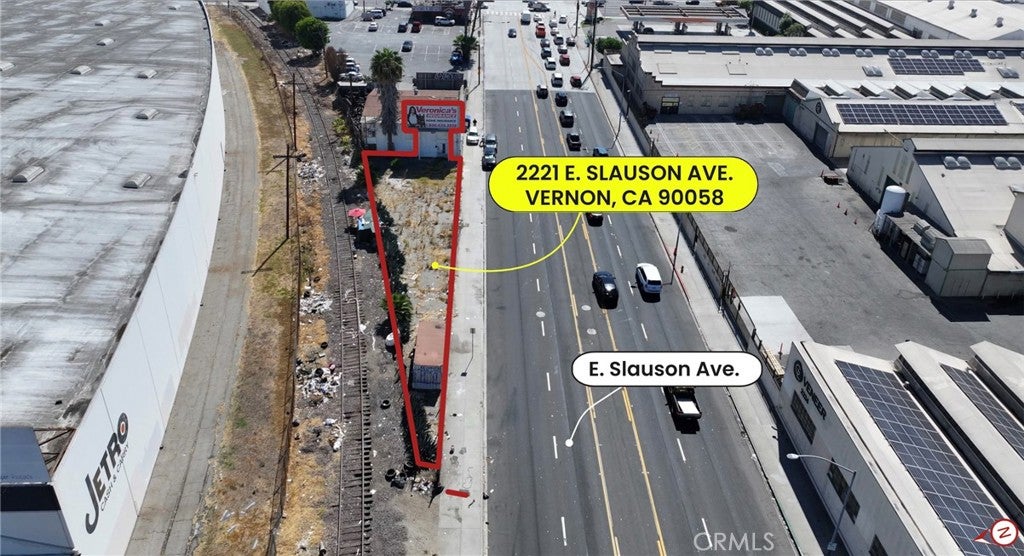 2221 E Slauson