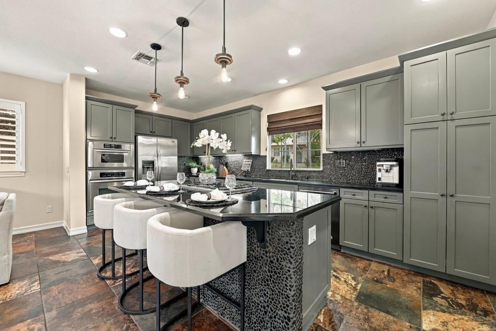 15584 Bristol Ridge
