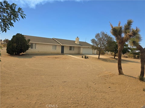 Photo of 11380 El Esteban RD, Phelan, CA 92371 (MLS # CV26151735)