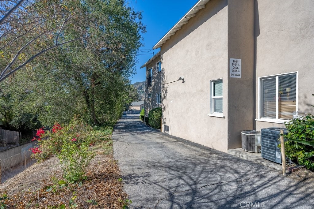 2404 Montrose Avenue
