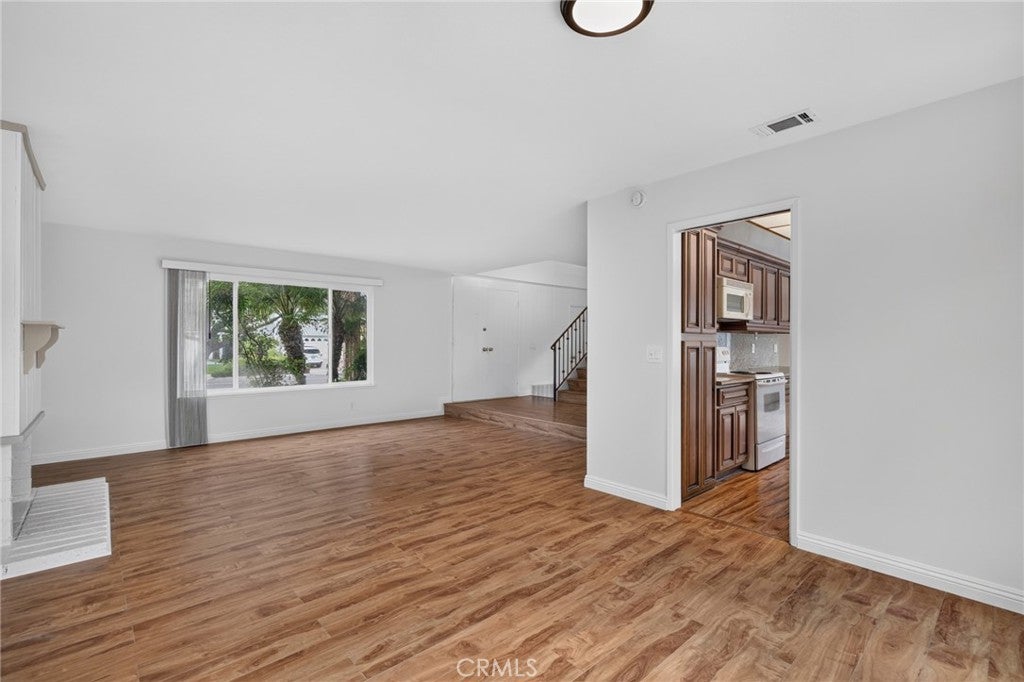 3832 Hamilton