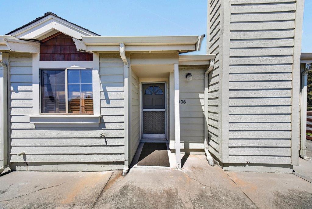 1008 Sunbird Drive