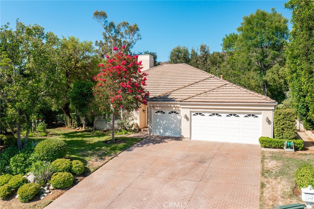 1731 Crooked Trail Place