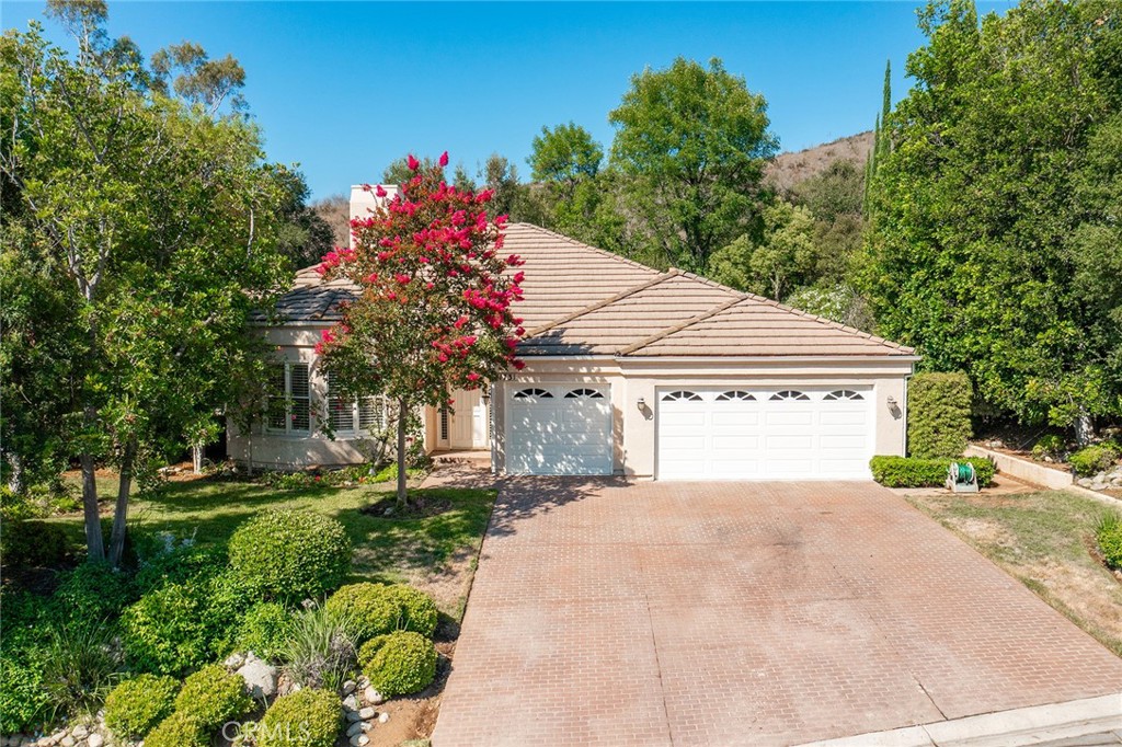 1731 Crooked Trail Place