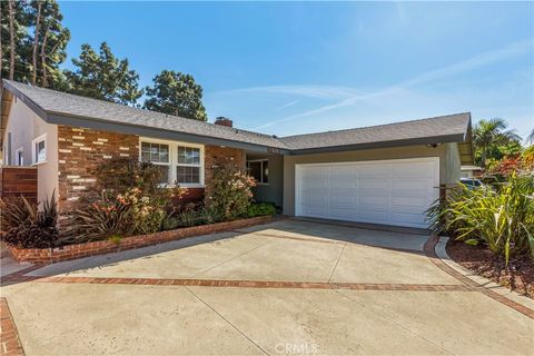 Photo of 828 Stevely Ave, Long Beach, CA 90815 (MLS # OC26056996)