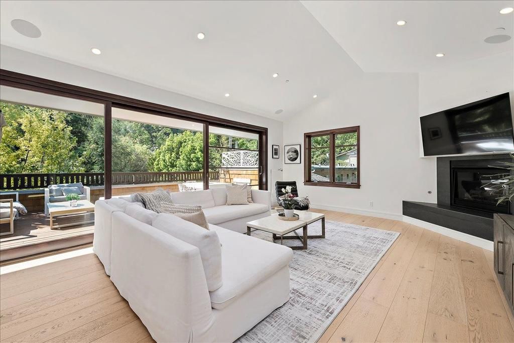 Photo of 68 Fairview Plaza, Los Gatos, CA 95030 (MLS # ML82038473)