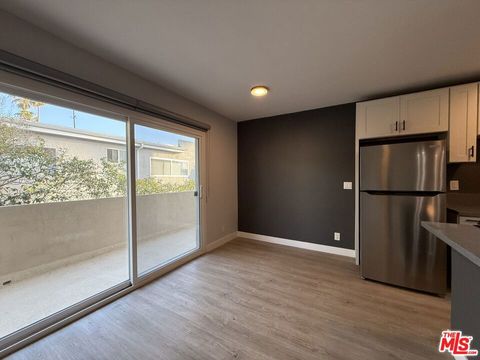 Photo of 2650 S Barrington Avenue #4, Los Angeles, CA 90064 (MLS # 26696905)