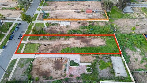 Photo of 2032 Lewis Avenue, Altadena, CA 91001 (MLS # P1-25394)