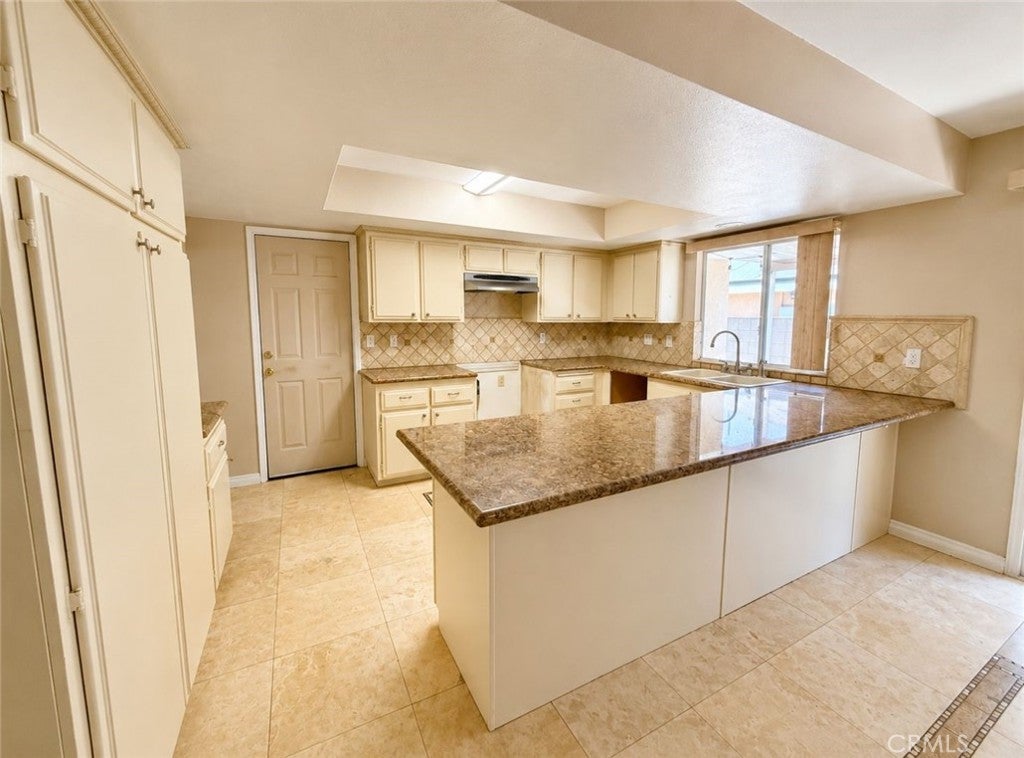 230 Oranut Lane, La Puente CA 91746