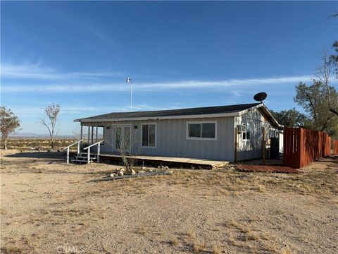 Photo of 69561 Papoose Trail, 29 Palms, CA 92277 (MLS # PW26063217)