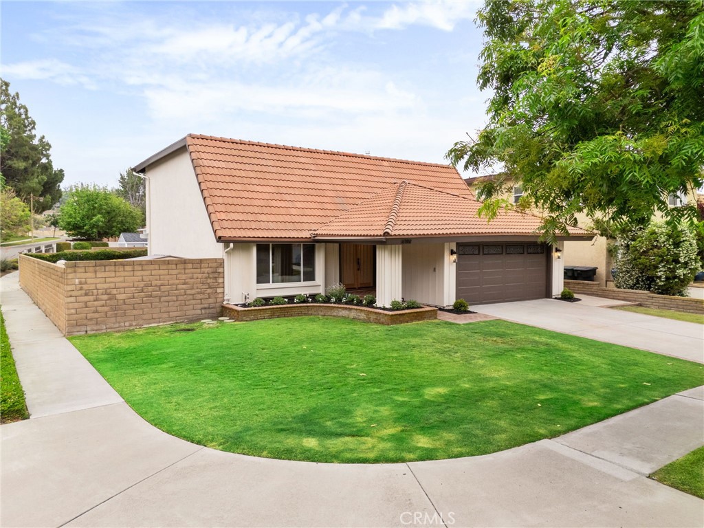 6198 E Camino Correr