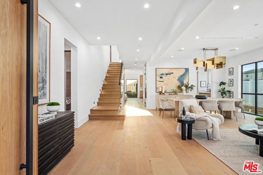Properties 4 1801 S Bedford Street