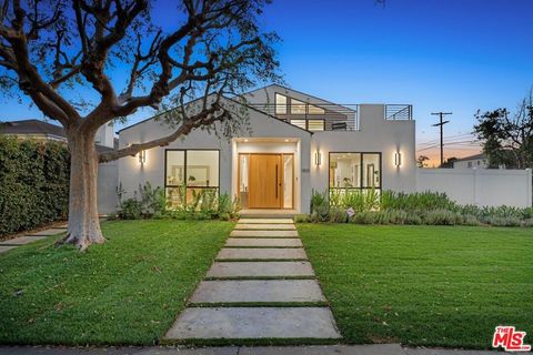 Photo of 1801 S Bedford Street, Los Angeles, CA 90035 (MLS # 25479333) Photo of 1801 S Bedford Street, Los Angeles, CA 90035 (MLS # 25479333)