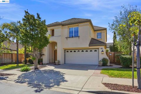 Photo of 43461 Laurel Glen Cmn Cmn, Fremont, CA 94539 (MLS # 41132856)