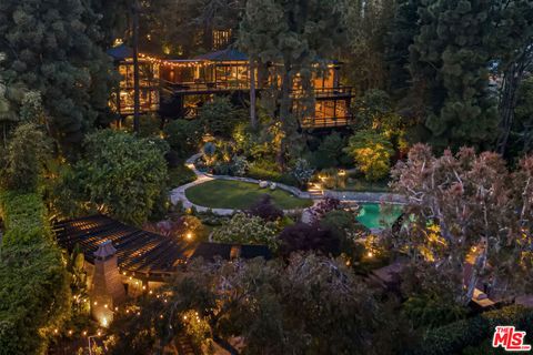 900 Napoli Drive Pacific Palisades CA 90272