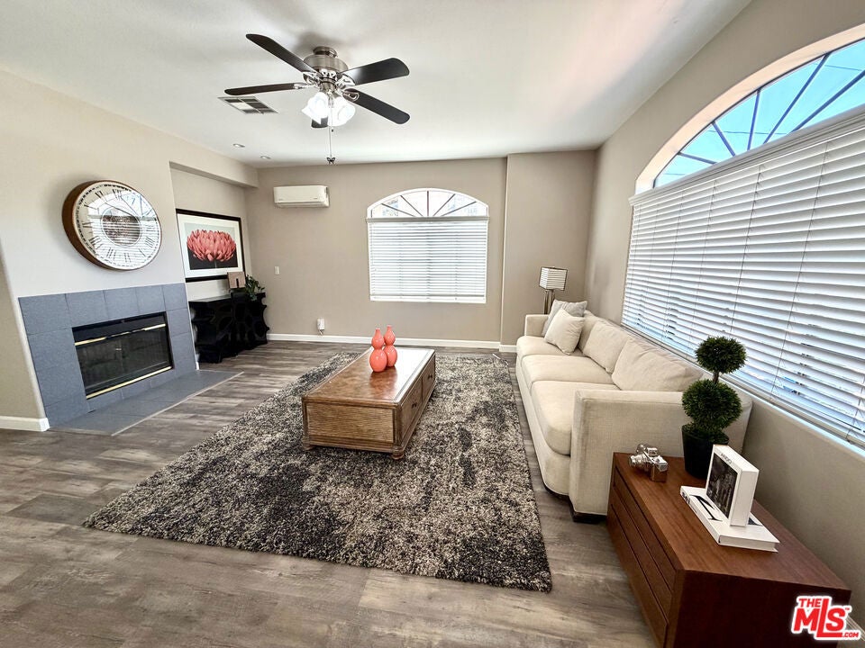 1403 W Santa Cruz Street