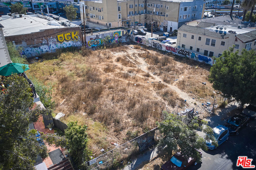 734 S Manhattan Place