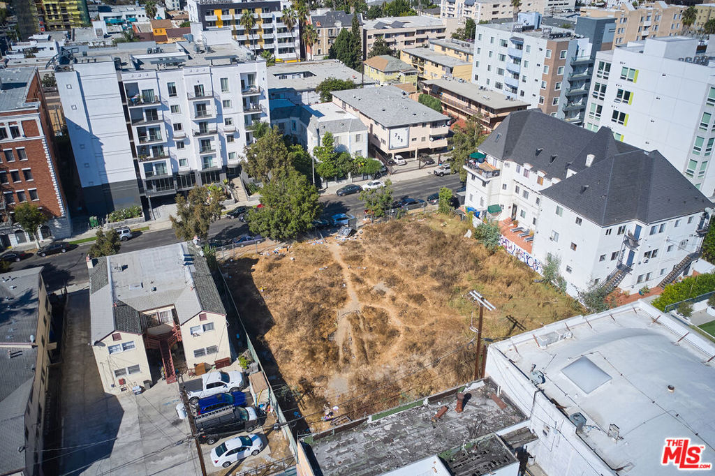 734 S Manhattan Place