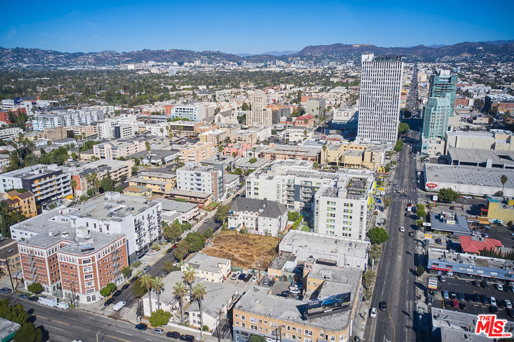 734 S Manhattan Place