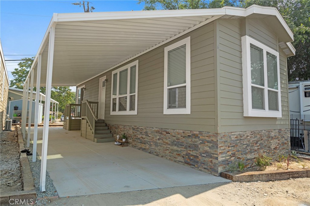 22113 Grand terrace Road