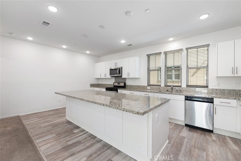 5341 Calle Rockfish 76