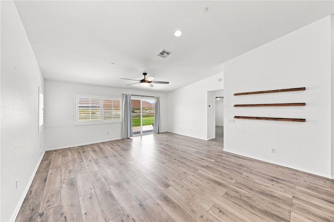 Properties 4 35124 Sorrel