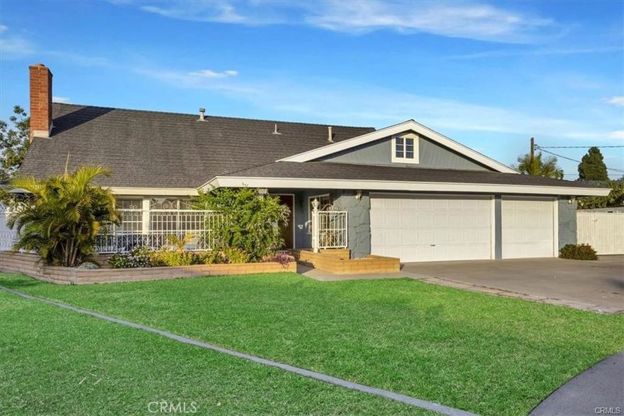 BRAND NEW ADU NEXT TO THE MAIN HOUSE JUST BUILT 2025 WITH SEPARATE ENTRANCE: 10 FEET HIGH CEILING, RECESSED LIGHTS, QUARTZ COUNTER TOPS, SHOWERS WITH CLEAR SLIDING DOORS, REFRIGERATOR, WASHER , DRYER PROVIDED, CENTRAL AIR CONDITION, SOLAR SYSTEM HELP FOR SAVING ENERGY. ALL UTILITIES METERS SEPARATED . IT IS LOCATED CLOSED TO DISNEYLAND, SHOPPING CENTERS AND ALL MAJOR FREEWAYS...HURRY, IT WON'T LAST !