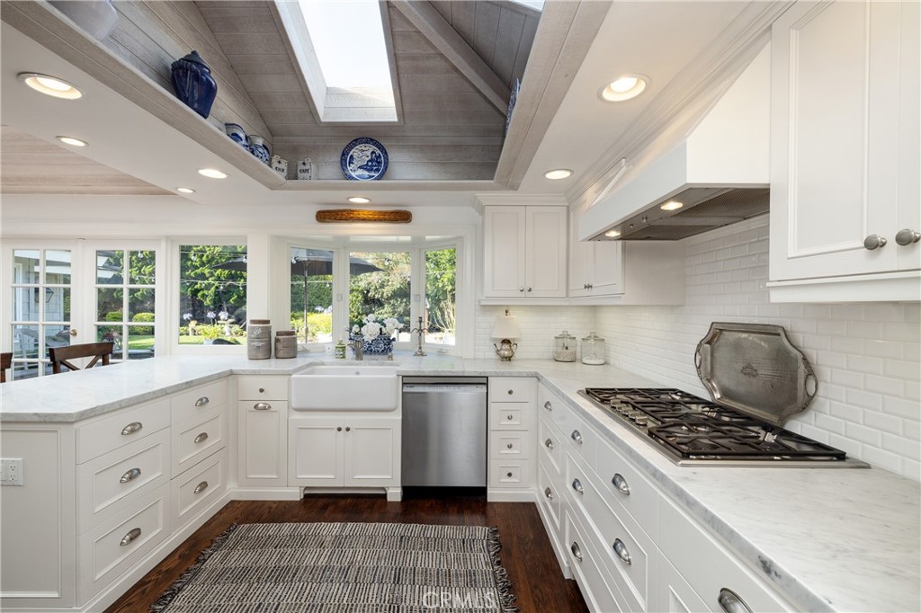 877 Sandcastle Drive