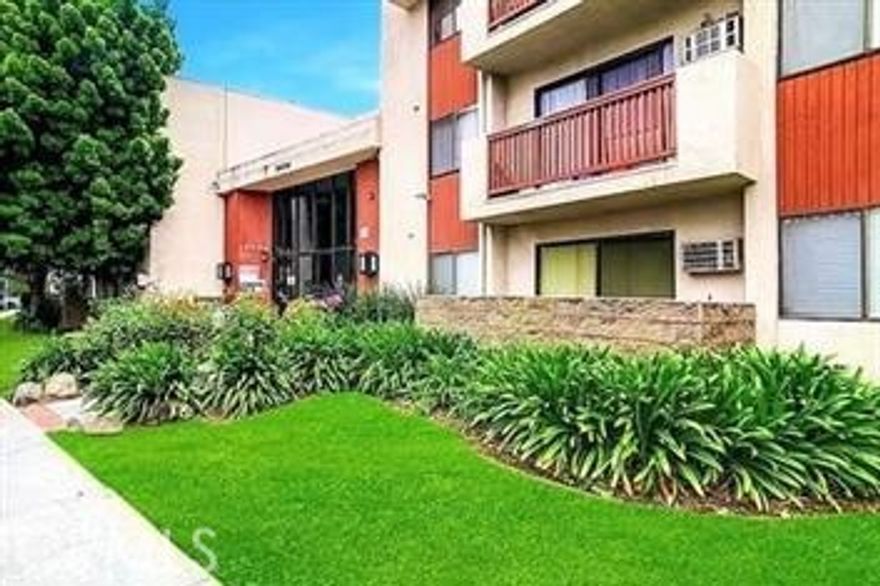 Beautiful 2 bedroom and 1-bathroom condo located in great location within the complex. Nice view of the court yard located in great pocket of Winnetka. Newer kitchen cabinets with granite counter tops and tiled floors through out. Balcony off of the living rom. Two assigned parking spaces in a gated area. Association pool and spa. HOA takes care of water, sewer and trash. Close to malls, restaurants, markets and 118 & 101 freeway!