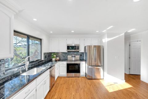 Tiny photo for 3270 Paseo Vista Avenue, San Martin, CA 95046 (MLS # ML82037566)